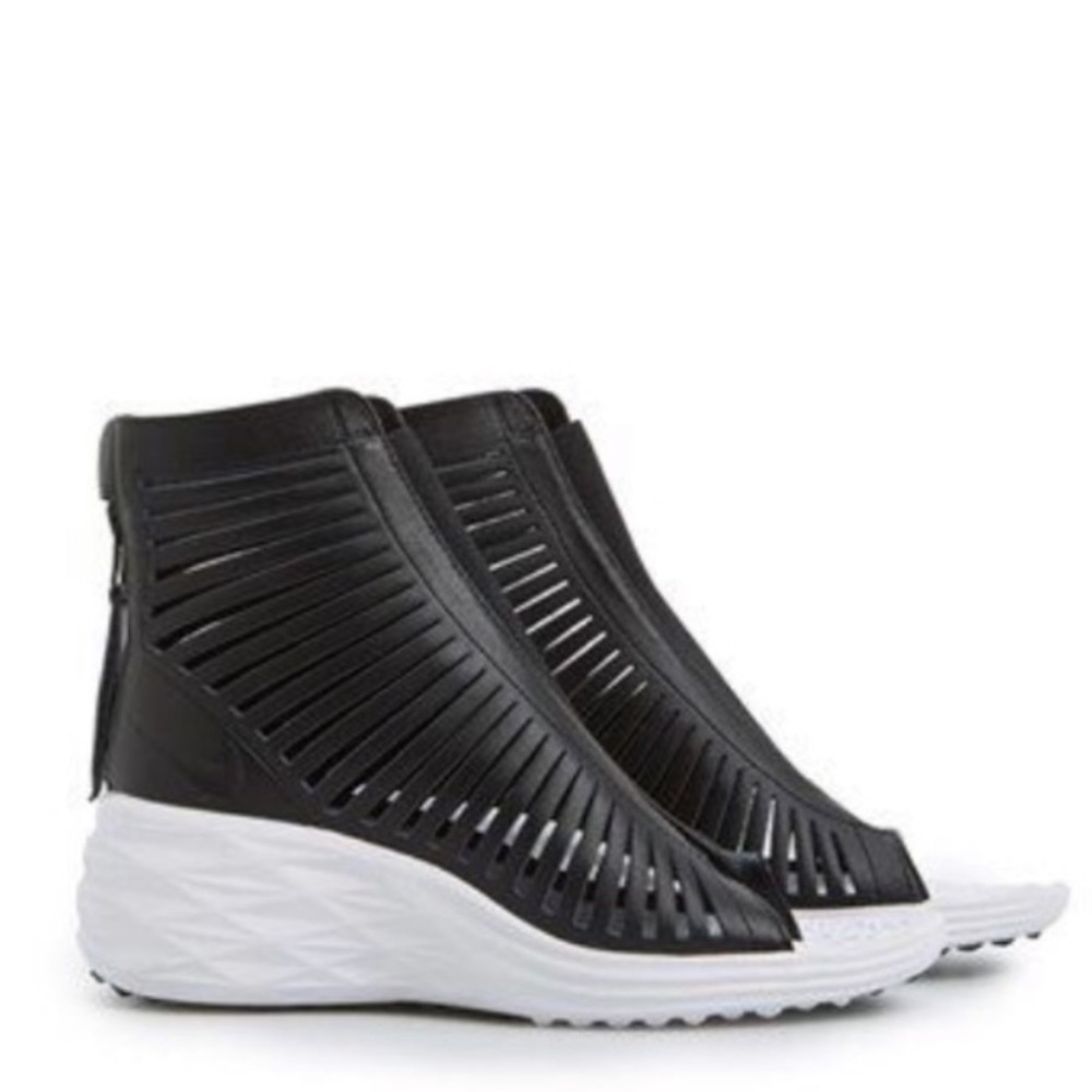 Women’s Nike Lunarsandiator Leather Wedge Sneaker